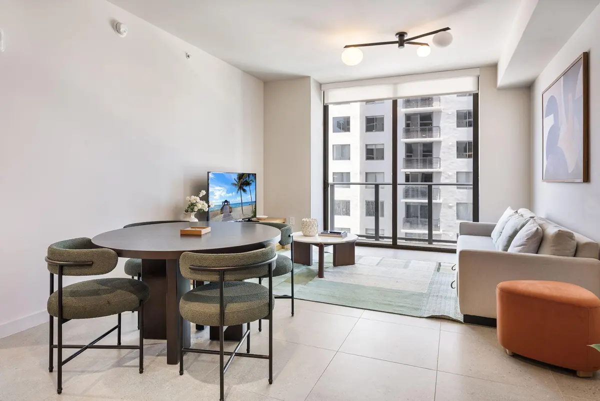 6-web-or-mls-Z7106487 at 11 NE 6th Street 1912, Miami