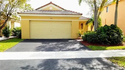 1409 Sabal Trail, Weston – Single Family Residence for rent