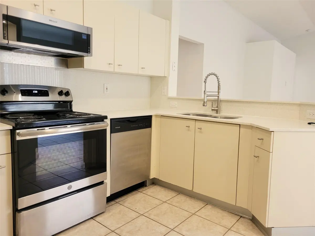 Photo 3 at 1409 Sabal Trail, Weston
