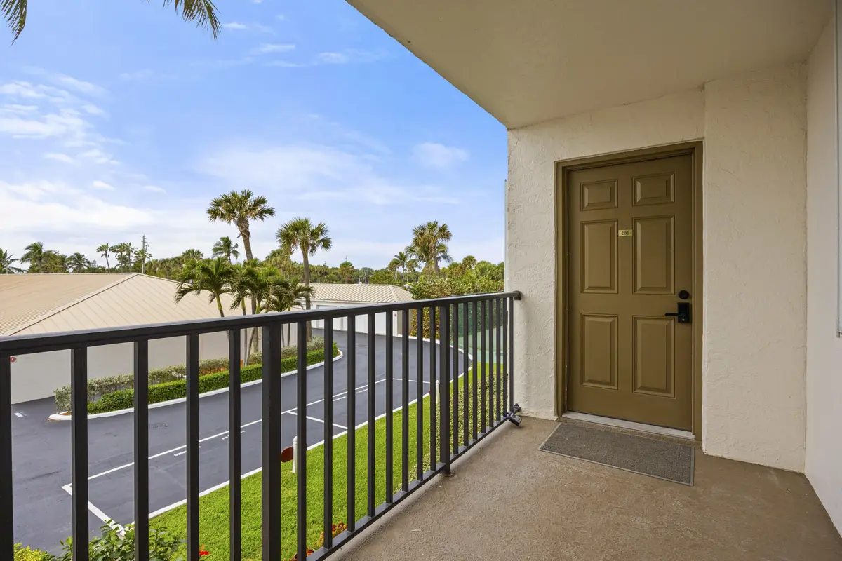 2_8p3a8571 at 3150 N Hwy A1a APT 201, Fort Pierce