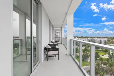 2000 Metropica Way 801, Sunrise – Condominium for sale