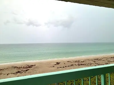 9940 S Ocean Drive 1004, Jensen Beach – Condominium for rent