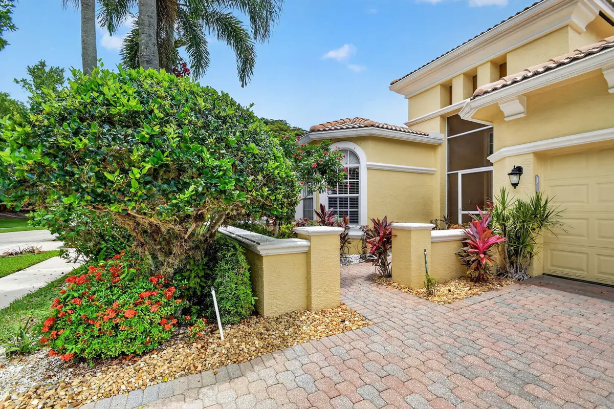 111-web-or-mls-NEW (24) at 1848 Via Castello, Wellington