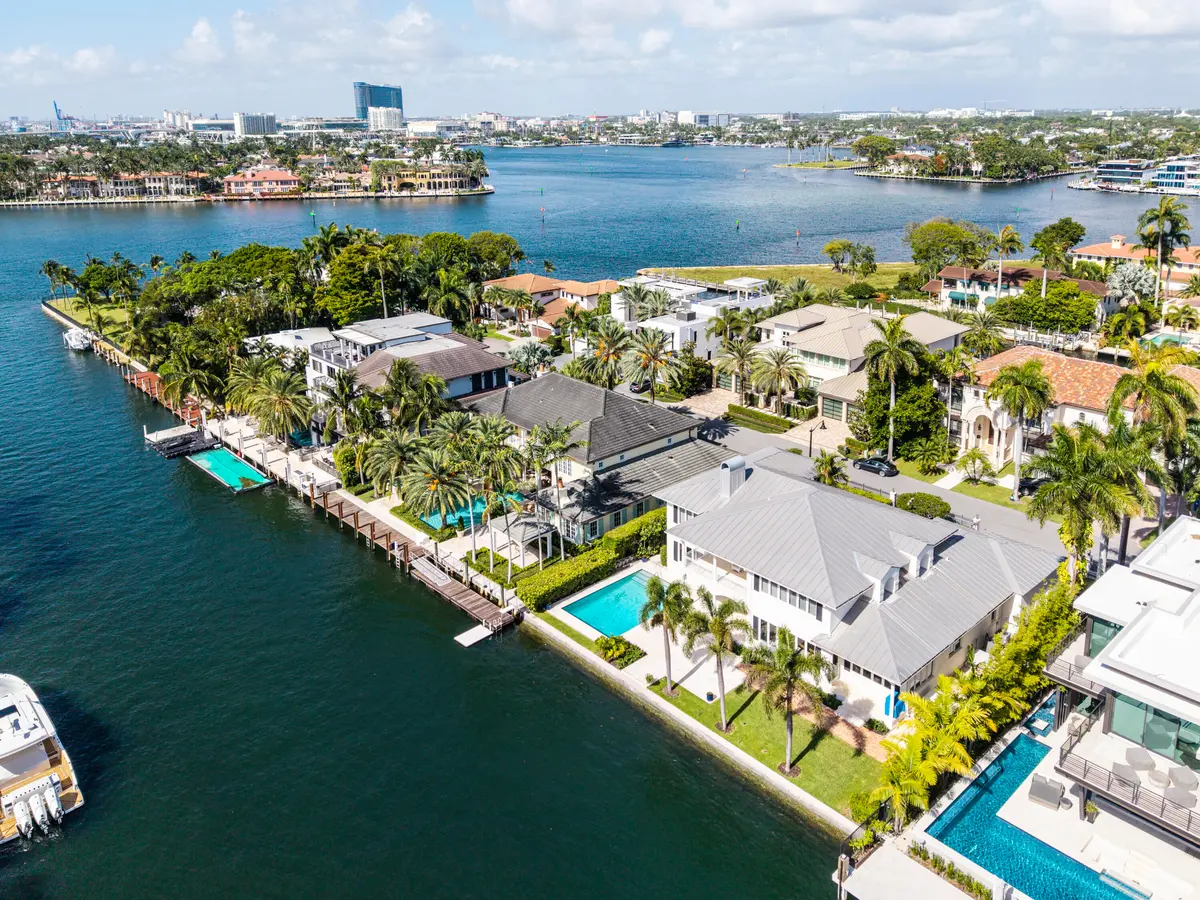 DJI_20260617100412_0509_D at 704 Isle Of Palms Drive, Fort Lauderdale