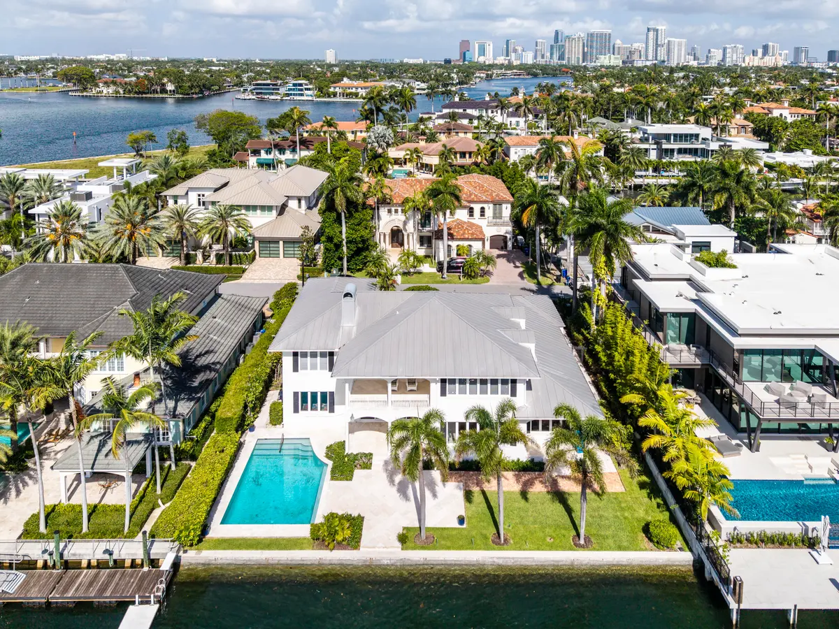 DJI_20260617100436_0510_D at 704 Isle Of Palms Drive, Fort Lauderdale