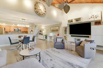 204 Old Meadow Way, Palm Beach Gardens – Townhouse for rent
