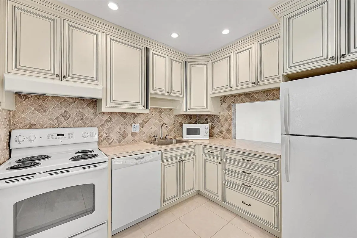 20251011160617432161000000-o at 23 Abbey Lane 202, Delray Beach