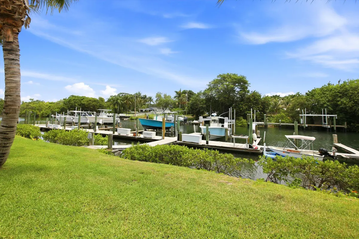 Community Grounds at 412 Southwind Drive E2, North Palm Beach