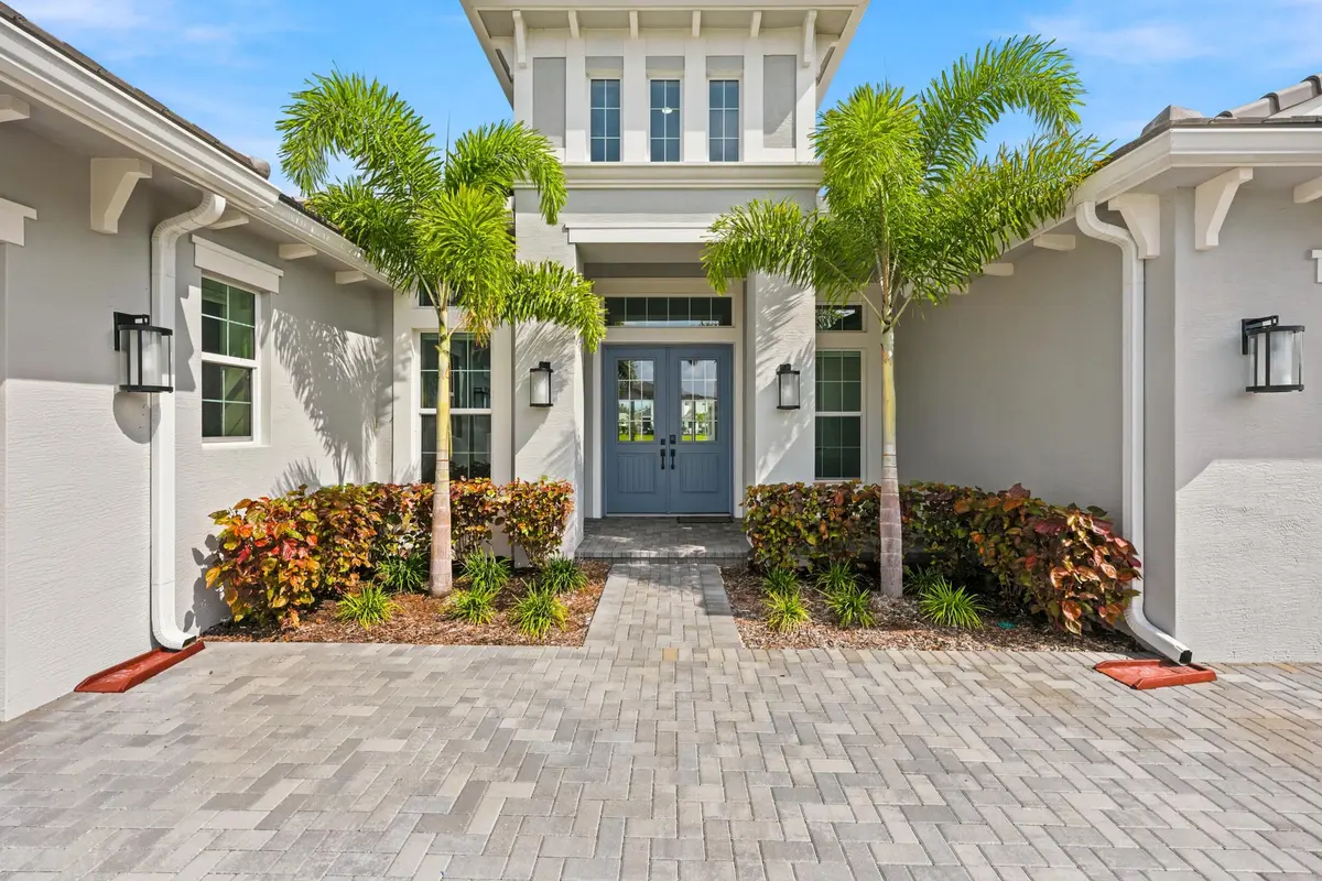 Front Entrance at 14831 Wildwood Circle, Westlake