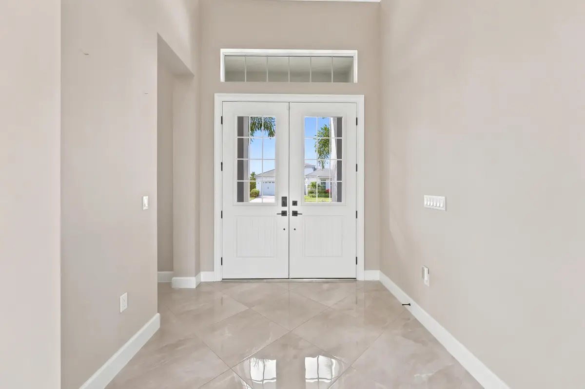 Foyer at 14831 Wildwood Circle, Westlake
