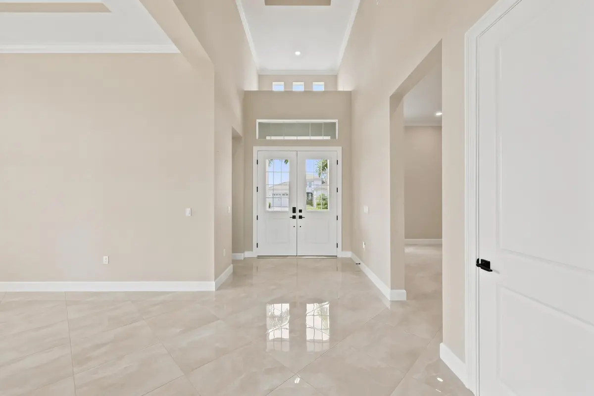 Foyer at 14831 Wildwood Circle, Westlake