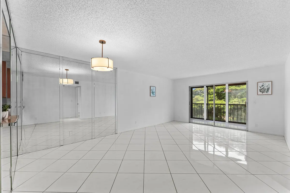 Living Area at 7301 Amberly Lane 402, Delray Beach