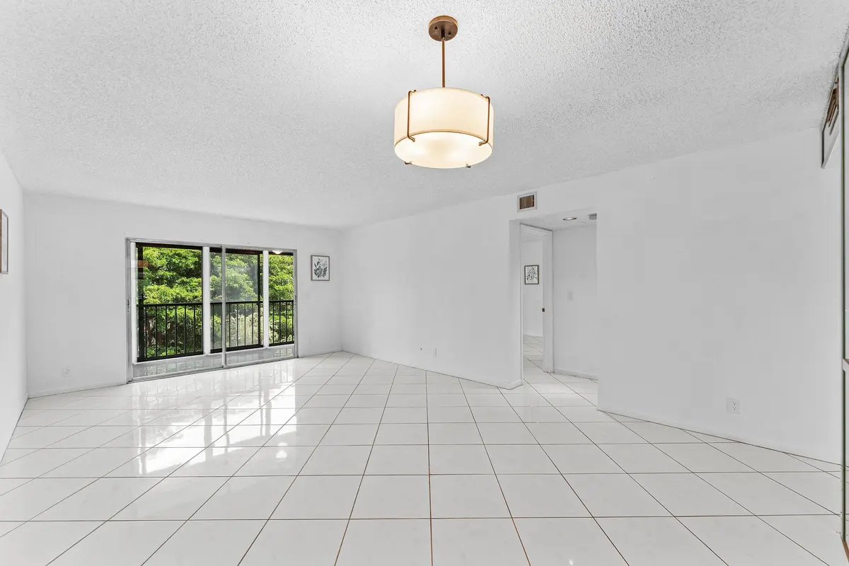 Living Area at 7301 Amberly Lane 402, Delray Beach