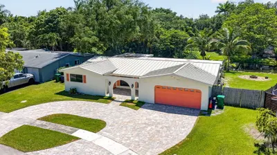 5411 SW 94th Avenue, Cooper City – sold