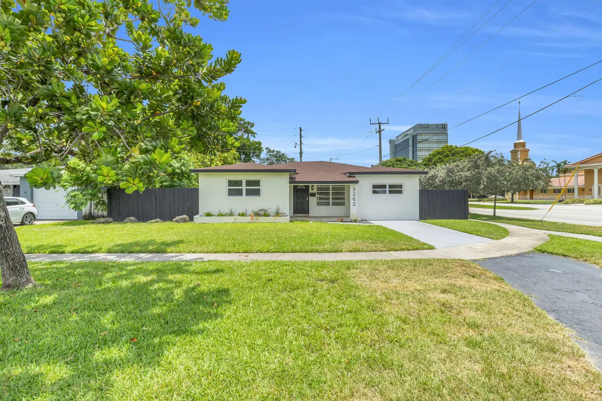 1_bw4a8255 at 3262 Pierce Street, Hollywood