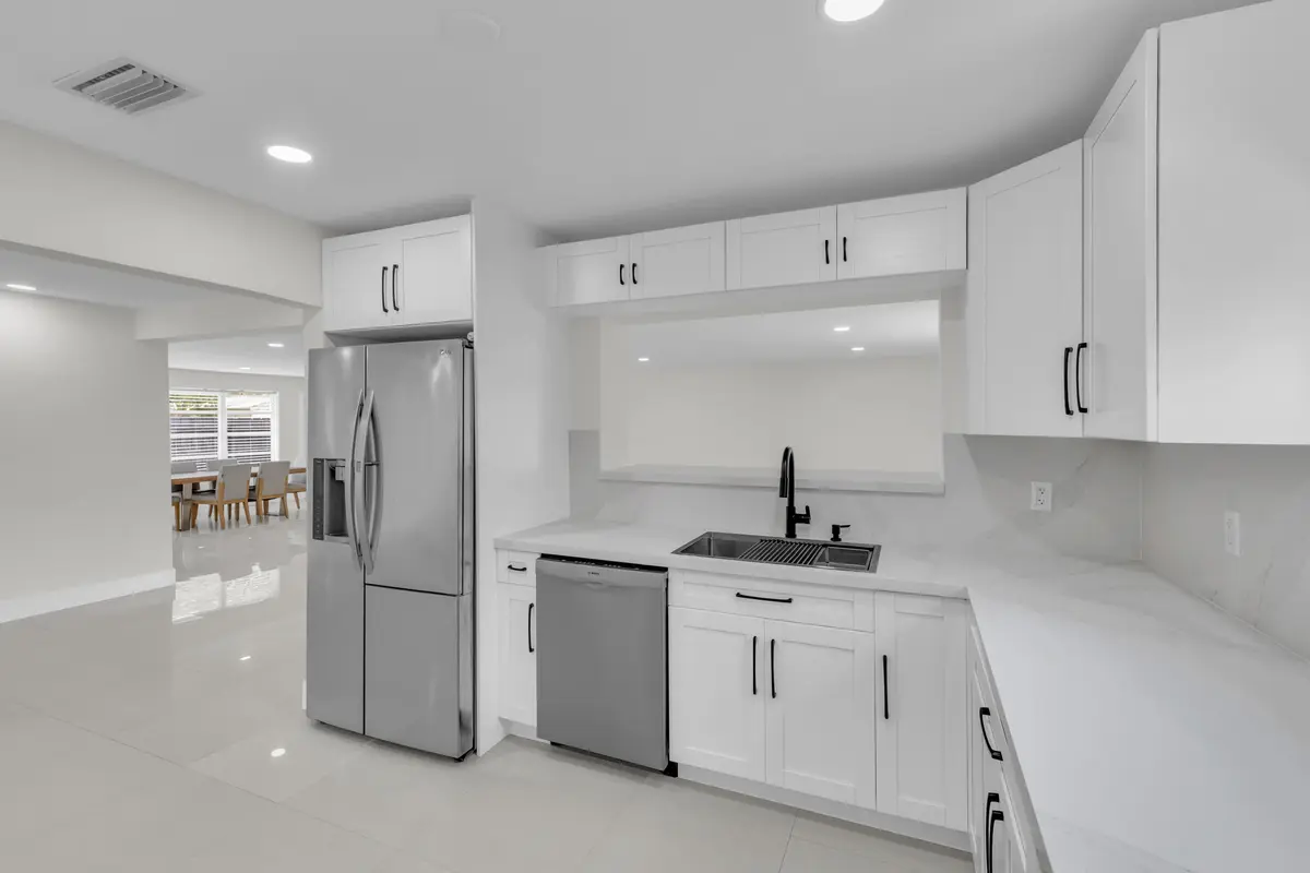 11_bw4a8383 at 3262 Pierce Street, Hollywood