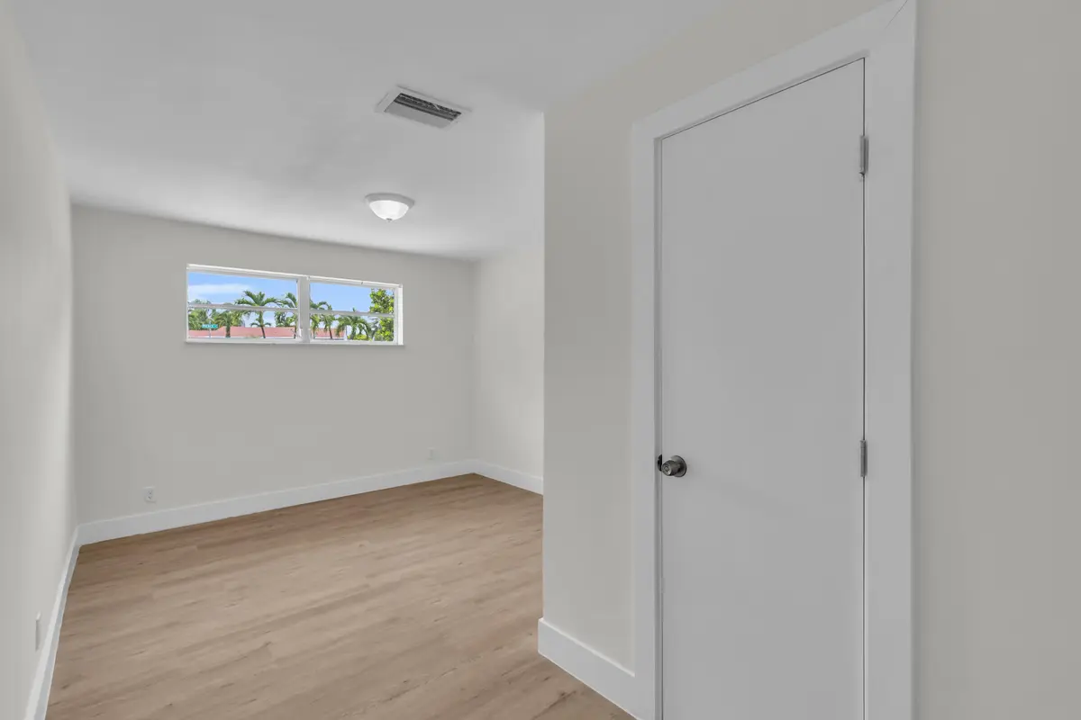 19_bw4a8403 at 3262 Pierce Street, Hollywood