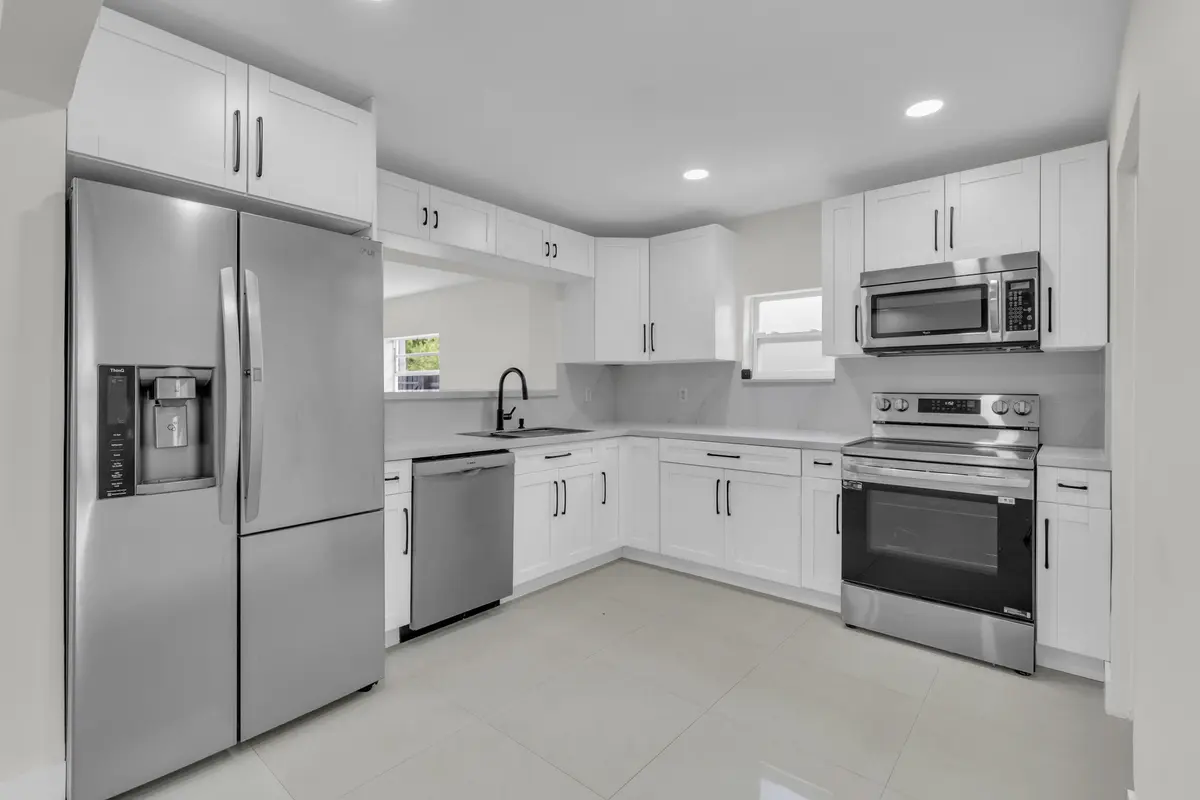 10_bw4a8363 at 3262 Pierce Street, Hollywood