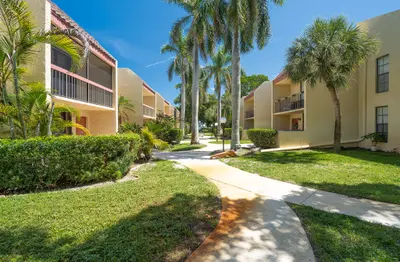 769 SE 1st Way 85, Deerfield Beach – Townhouse for sale