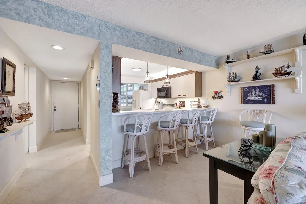6-web-or-mls-632A6605 at 1950 SW Palm City Road 14-304, Stuart