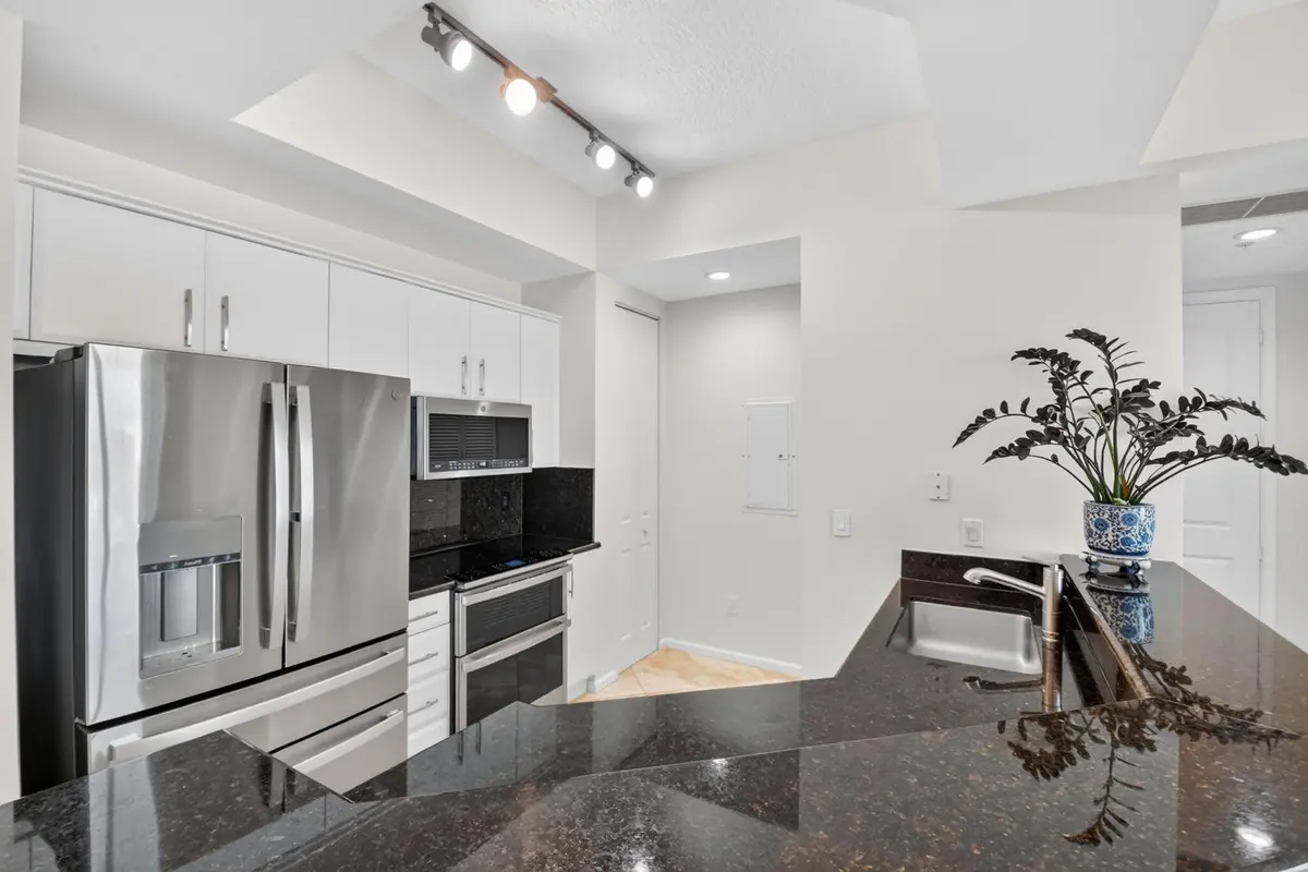 20-web-or-mls-DSC_9483 at 403 S Sapodilla Avenue 706, West Palm Beach