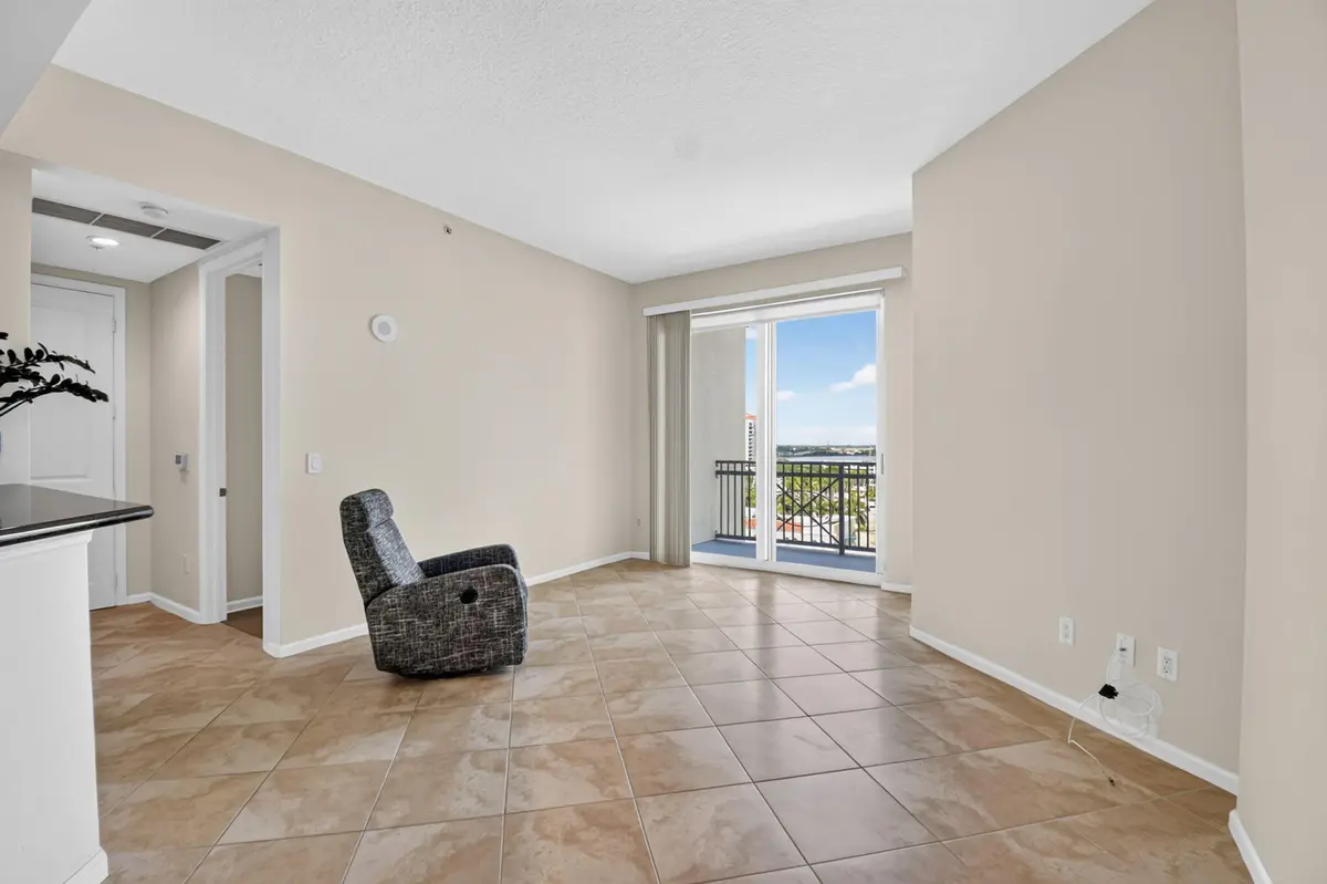 24-web-or-mls-DSC_9508 at 403 S Sapodilla Avenue 706, West Palm Beach