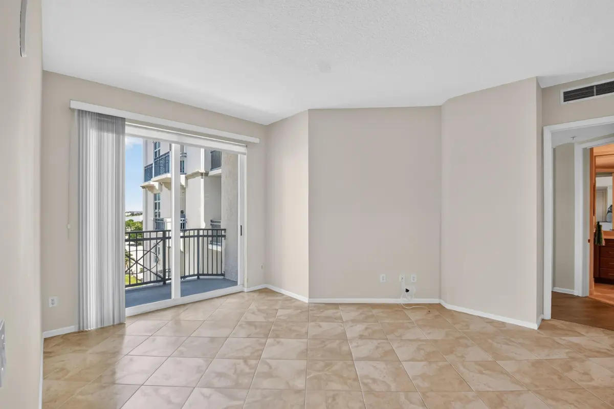 26-web-or-mls-DSC_9513 at 403 S Sapodilla Avenue 706, West Palm Beach