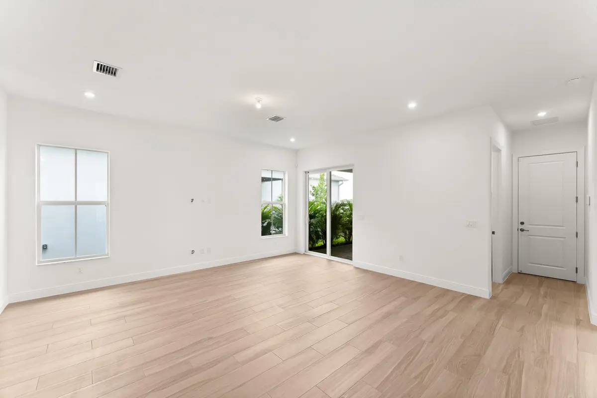US_SEF_LLIVINGSTONE_LOT 243_GREAT ROOM at 901 SW Newfield Avenue, Palm City