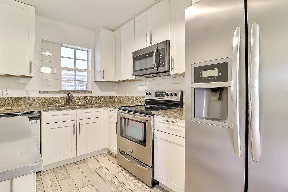 8c246a09fd77c61c2237ae0a27b9150f7c47ee25 at 337 Mid Pines Road, Palm Springs