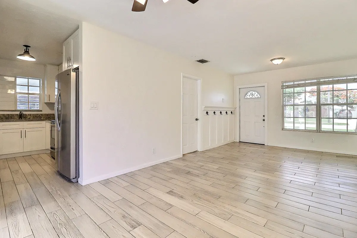 b4071ea5c742d3666ba10252a599a0e0487b5d87 at 337 Mid Pines Road, Palm Springs