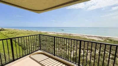 10310 S Ocean Drive 301, Jensen Beach – Condominium for sale
