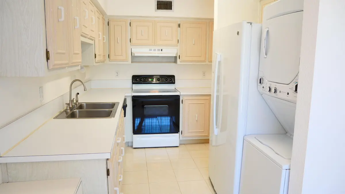 Kitchen at 13638 Via Flora D, Delray Beach