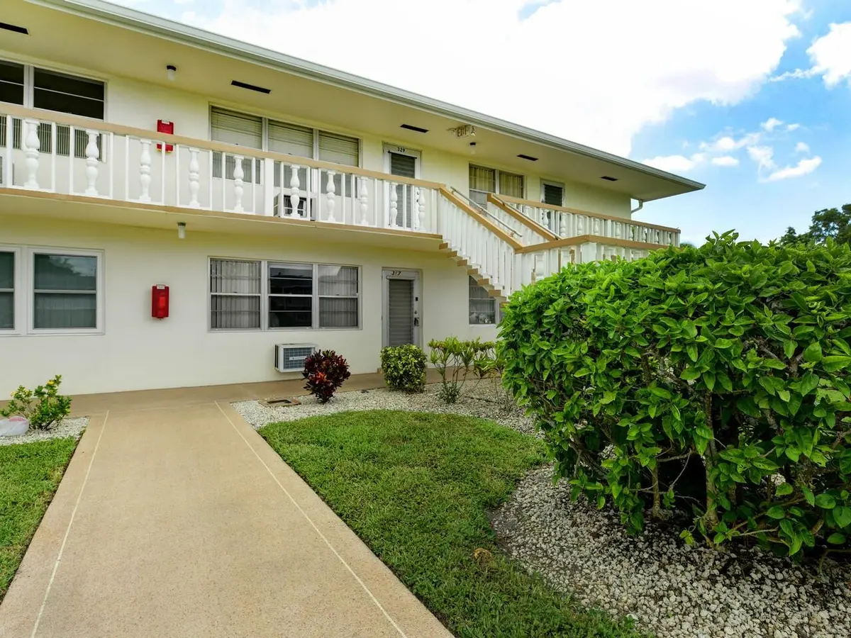 Exterior 1 at 317 Northampton P, West Palm Beach