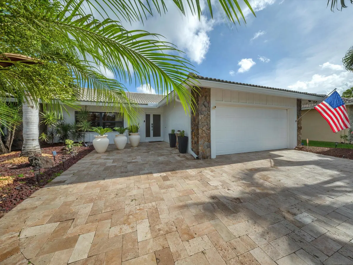 08-DSC9984 at 10134 Crosswind Road, Boca Raton