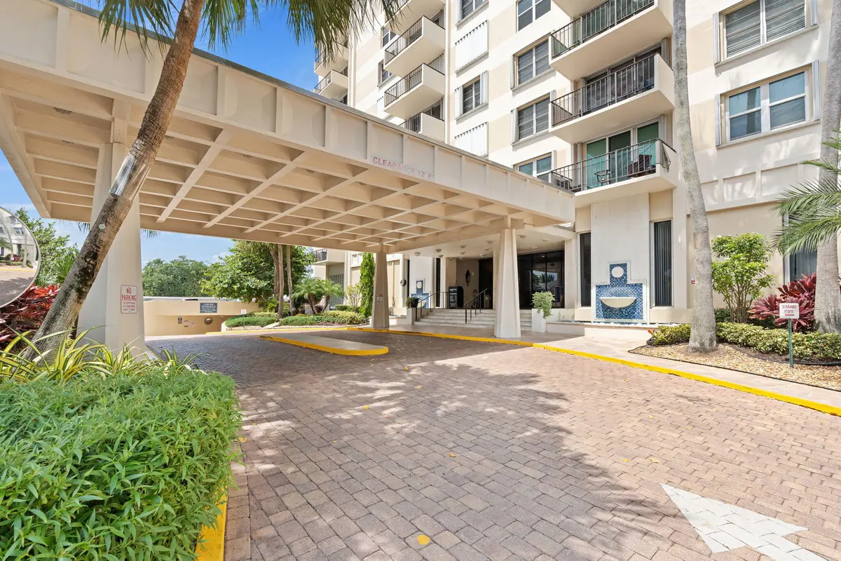 Front entry at 1900 S Ocean Boulevard 10j, Pompano Beach