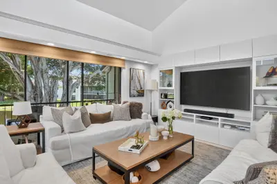 6812 Willow Wood Drive 802, Boca Raton – sold