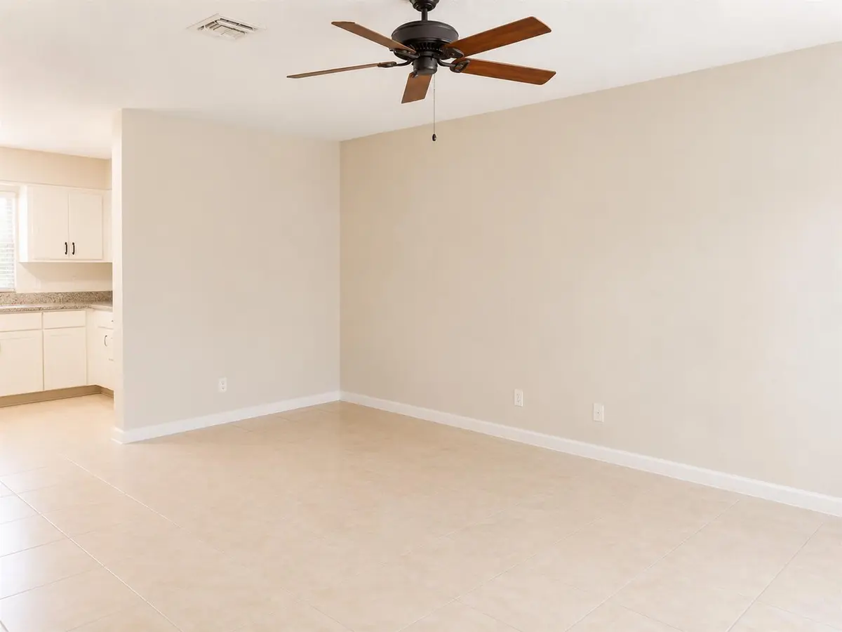 Back unit living at 1417 NE 24th Court, Wilton Manors
