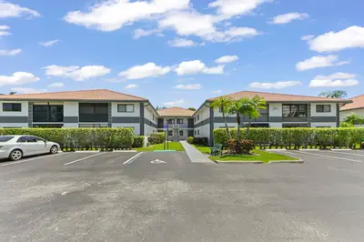 15234 Lakes Of Delray Boulevard 276, Delray Beach – Condominium for sale