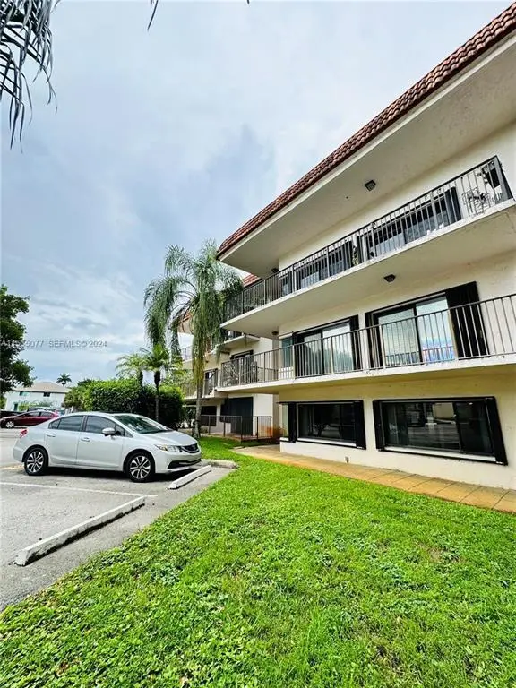 GetMedia (14) at 4730 SW 62nd Way 104, Davie