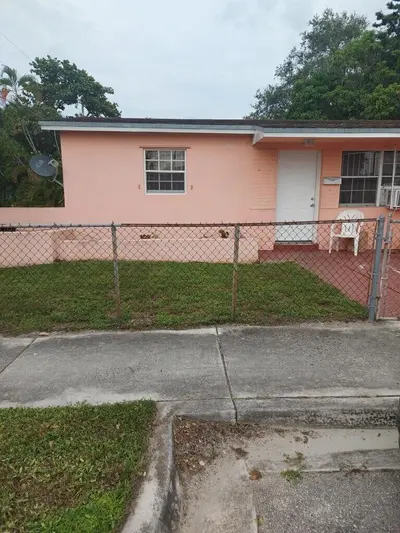 1980 Lincoln Avenue, Opa-Locka – Duplex for sale, price reduced