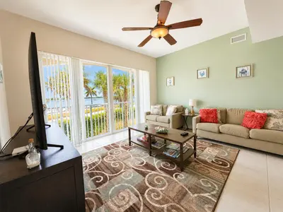 35 Harbour Isle Drive 202, Fort Pierce – Condominium for rent