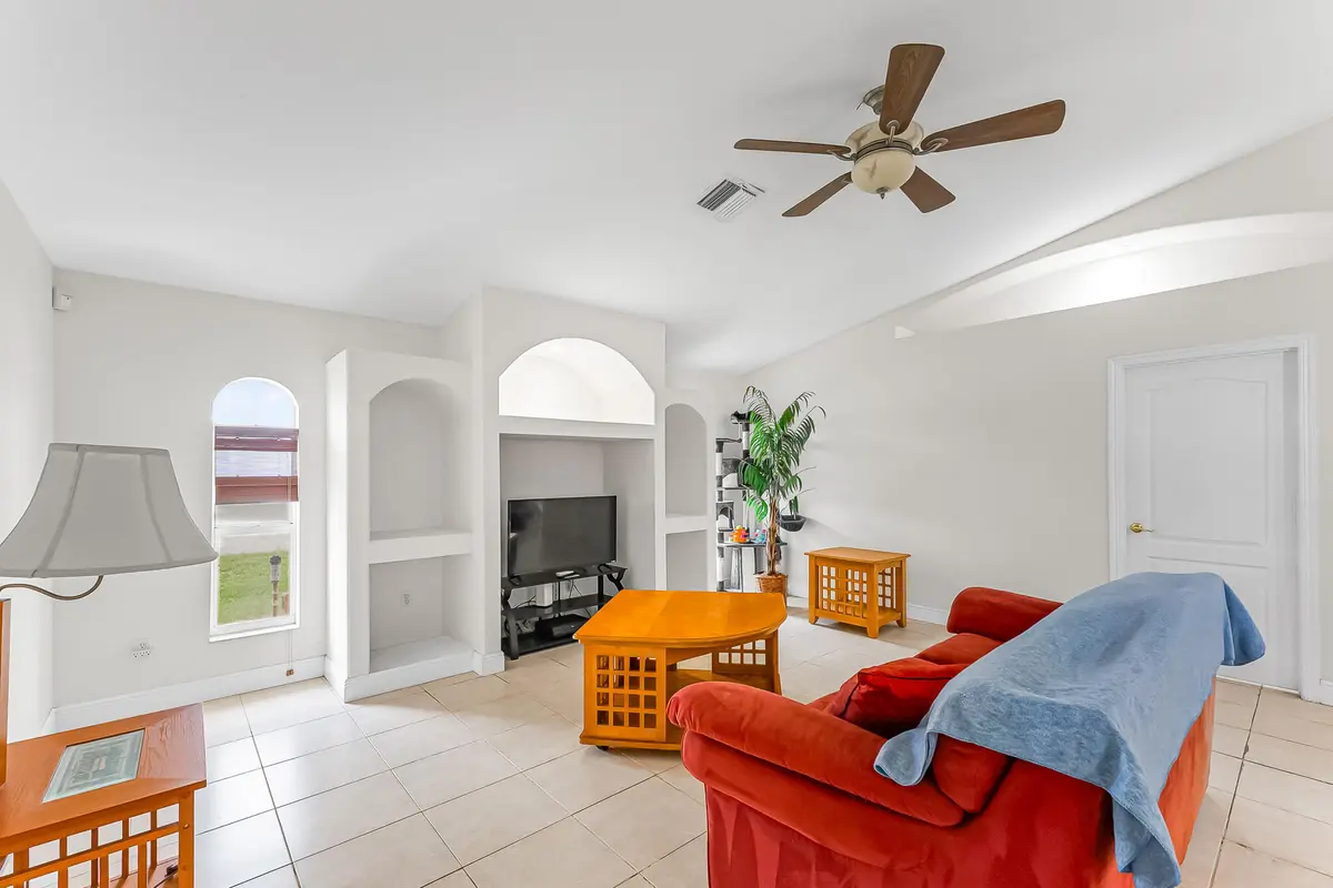 524 SE Nome Drive, Port St. Lucie, FL – photo 8