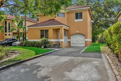 11251 Lakeview Drive 21-f, Coral Springs – Townhouse for sale