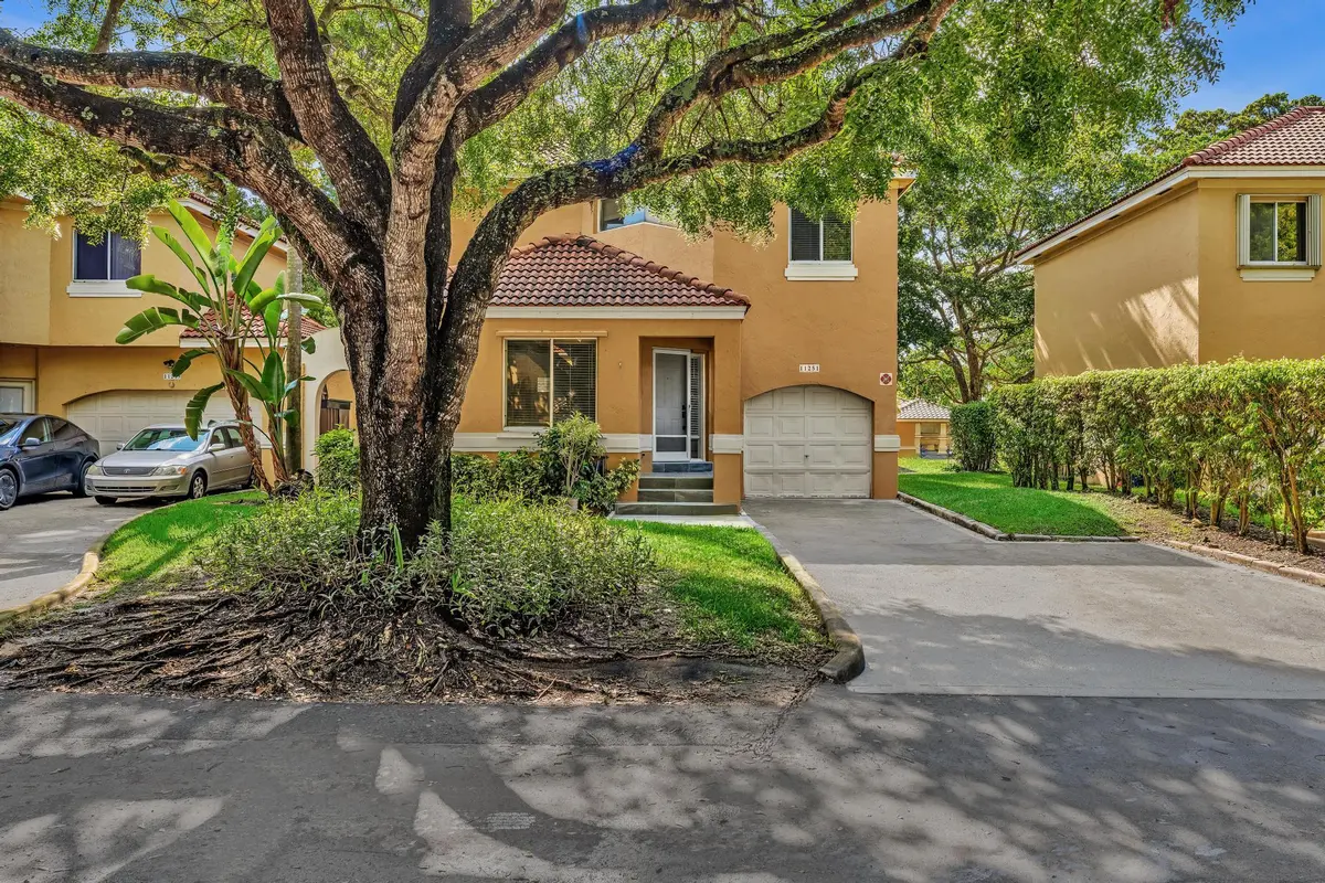 FPP00211 at 11251 Lakeview Drive 21-f, Coral Springs