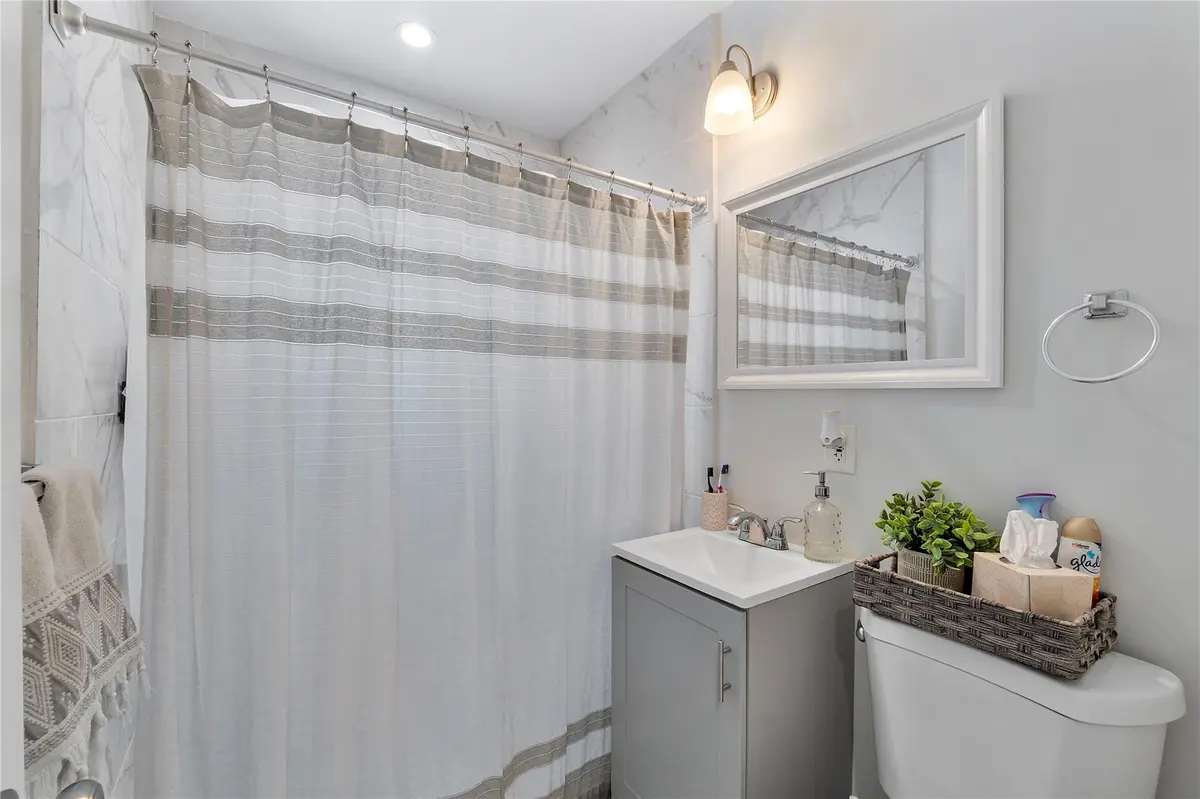 Photo 4 at 342 SW 22nd Street, Fort Lauderdale