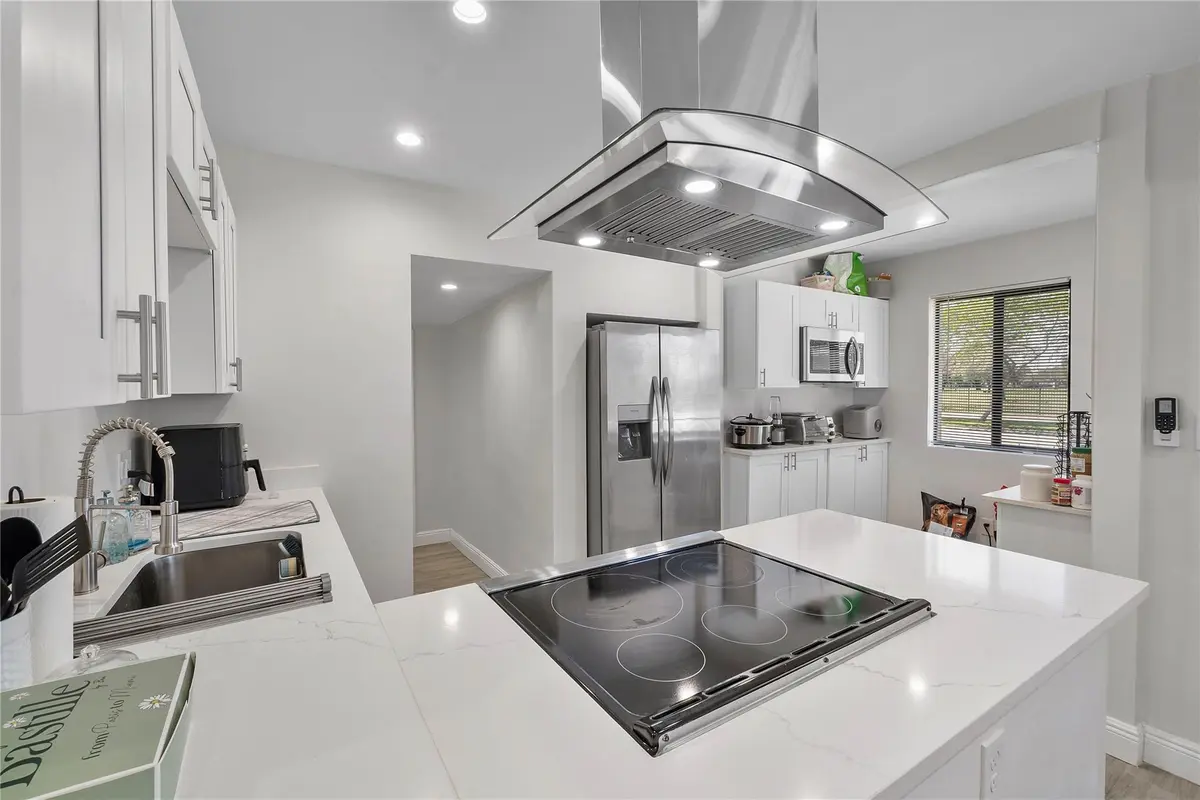 Photo 12 at 342 SW 22nd Street, Fort Lauderdale