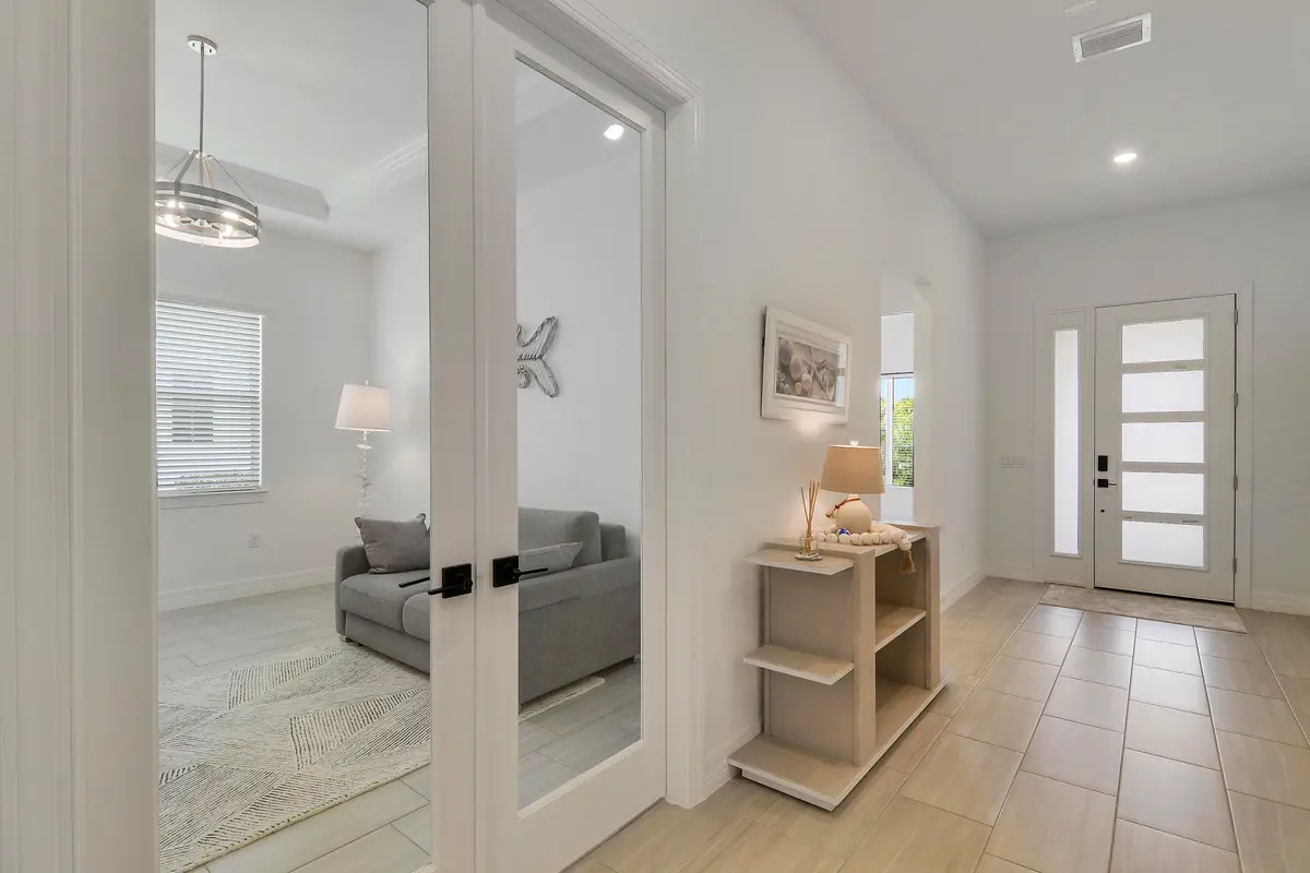 Enclosed Flex Room at 10718 Stellar Circle, Palm Beach Gardens
