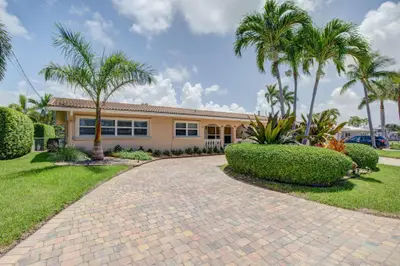 1920 Waters Edge, Pompano Beach – Single Family Residence for sale