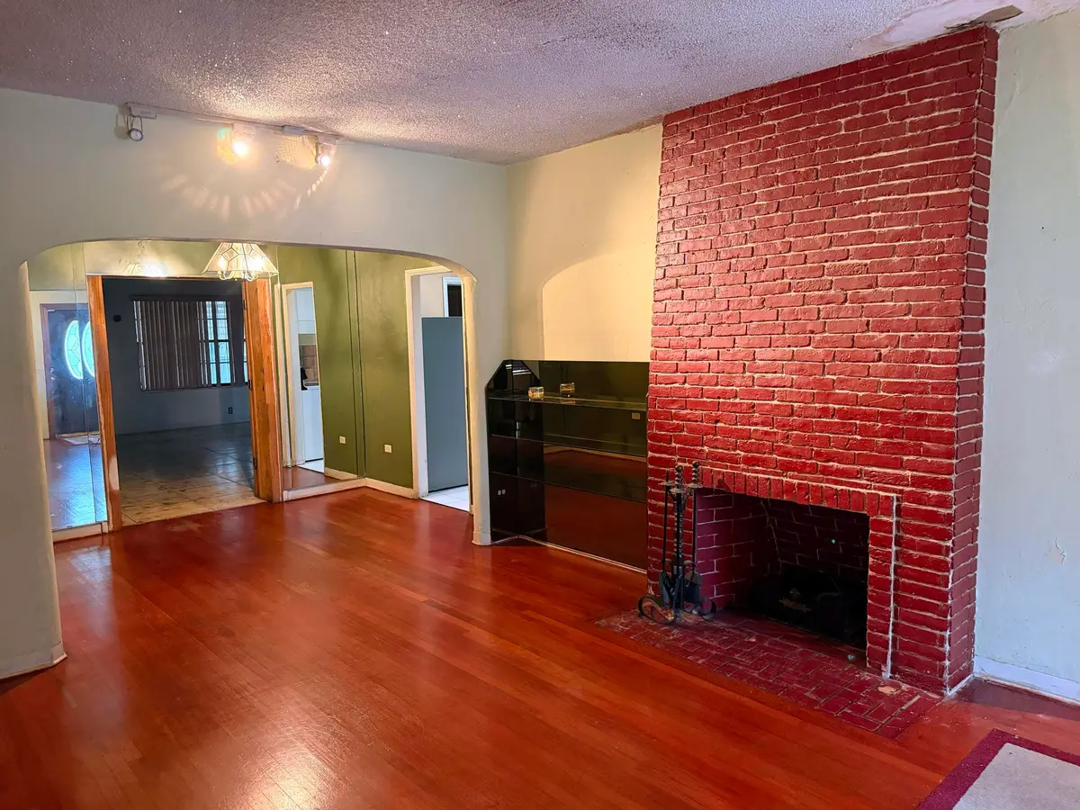 Living Room at 424 NE 72nd Street, Miami