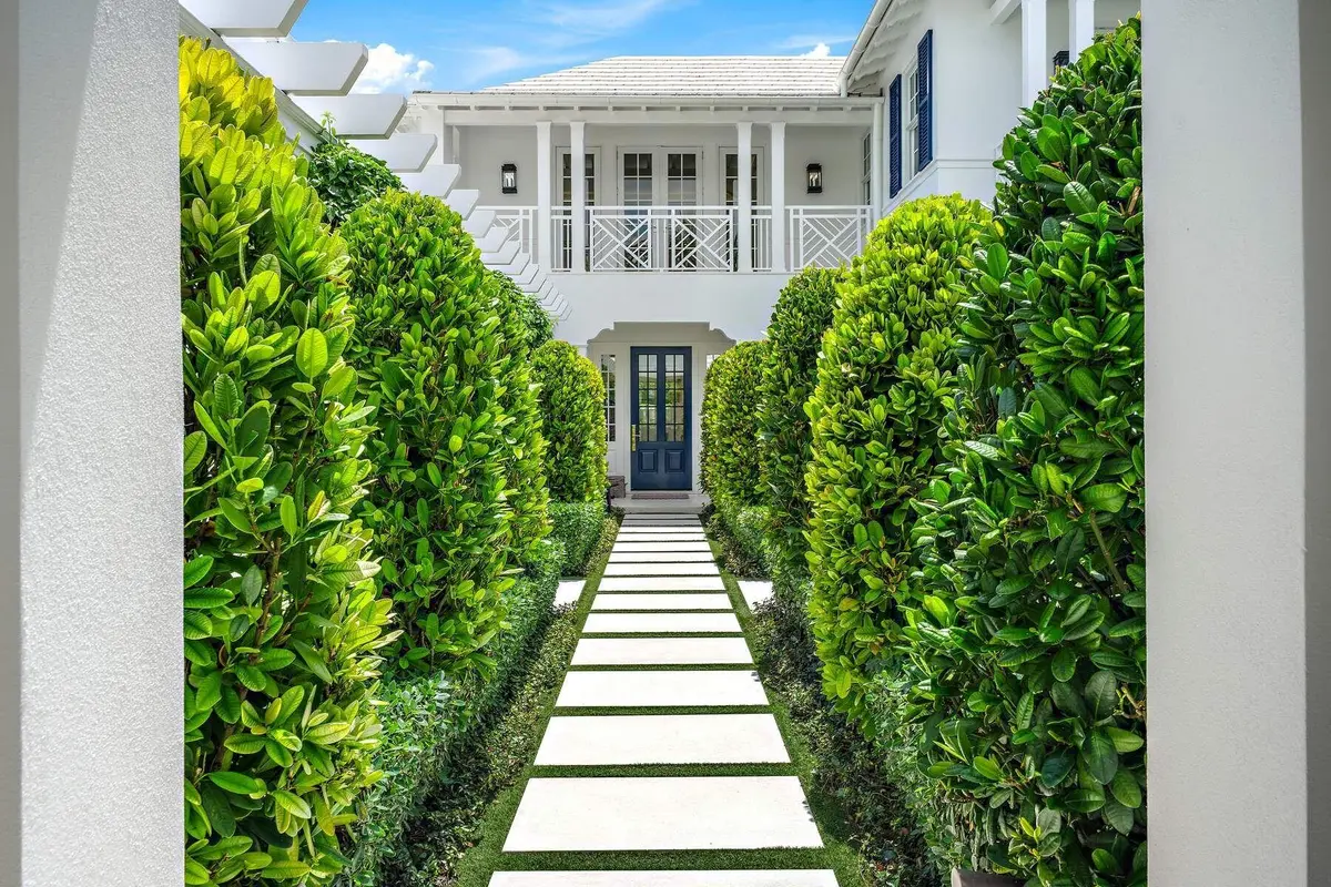 608 Island Drive - B5P9ZG(2) at 608 Island Drive, Palm Beach